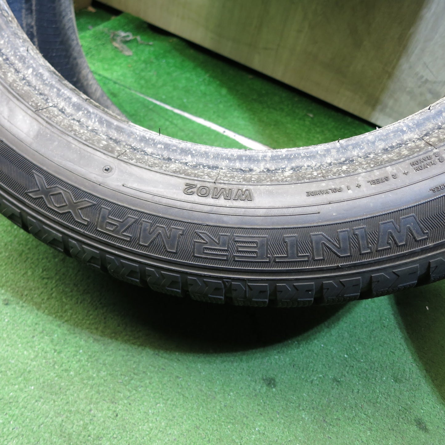[送料無料]バリ溝！9.5分★スタッドレス 245/50R19 ダンロップ ウインターマックス WM02 ランフラット 19インチ レクサス 等★3051203Hスタ