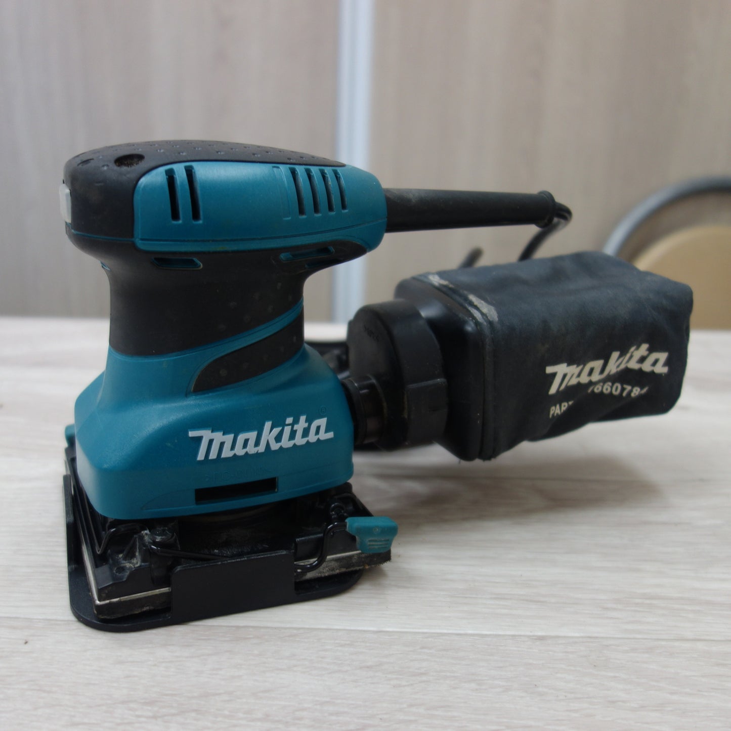 [送料無料] 動作品☆マキタ makita 防塵 防じん ミニサンダ BO4555 研磨機 DIY☆