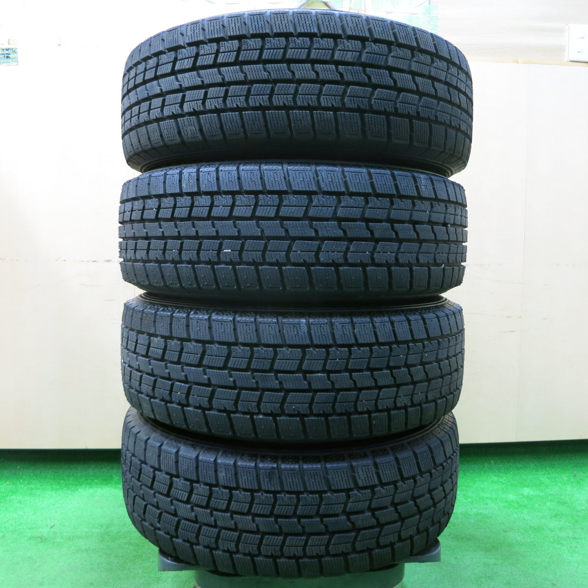 *送料無料*バリ溝！22年！キレイ！ほぼ10分★プリウス 等 195/65R15 スタッドレス グッドイヤー アイスナビ7 ravrion selzer ラブリオン 15インチ PCD100/5H★3120503イス