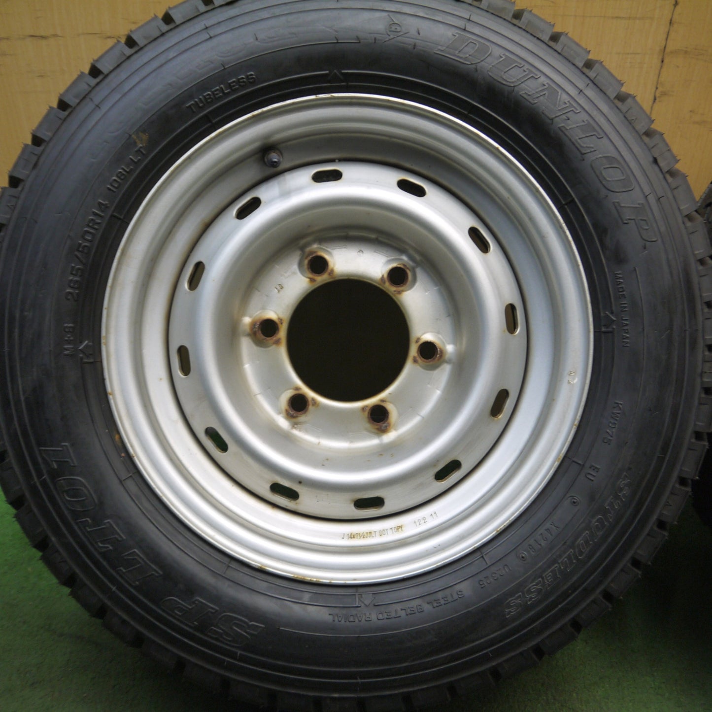 *送料無料*タイヤほぼ未使用★スタッドレス 265/50R14 ダンロップ SP LT01 スチール ホイール 14インチ PCD139.7/6H★4012912Hス