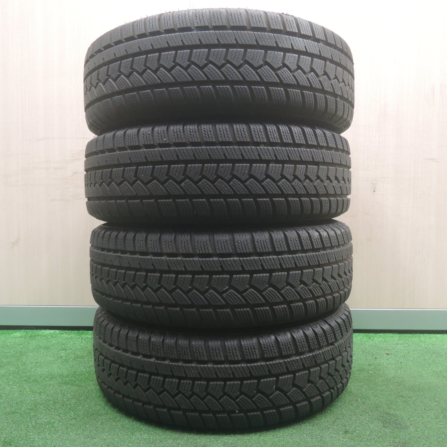 *送料無料*バリ溝！21年！キレイ！9.5分★スタッドレス 185/60R15 ハイフライ Win-turi Verthandi ヴェルザンディ 15インチ PCD100/4H★3110702NJス