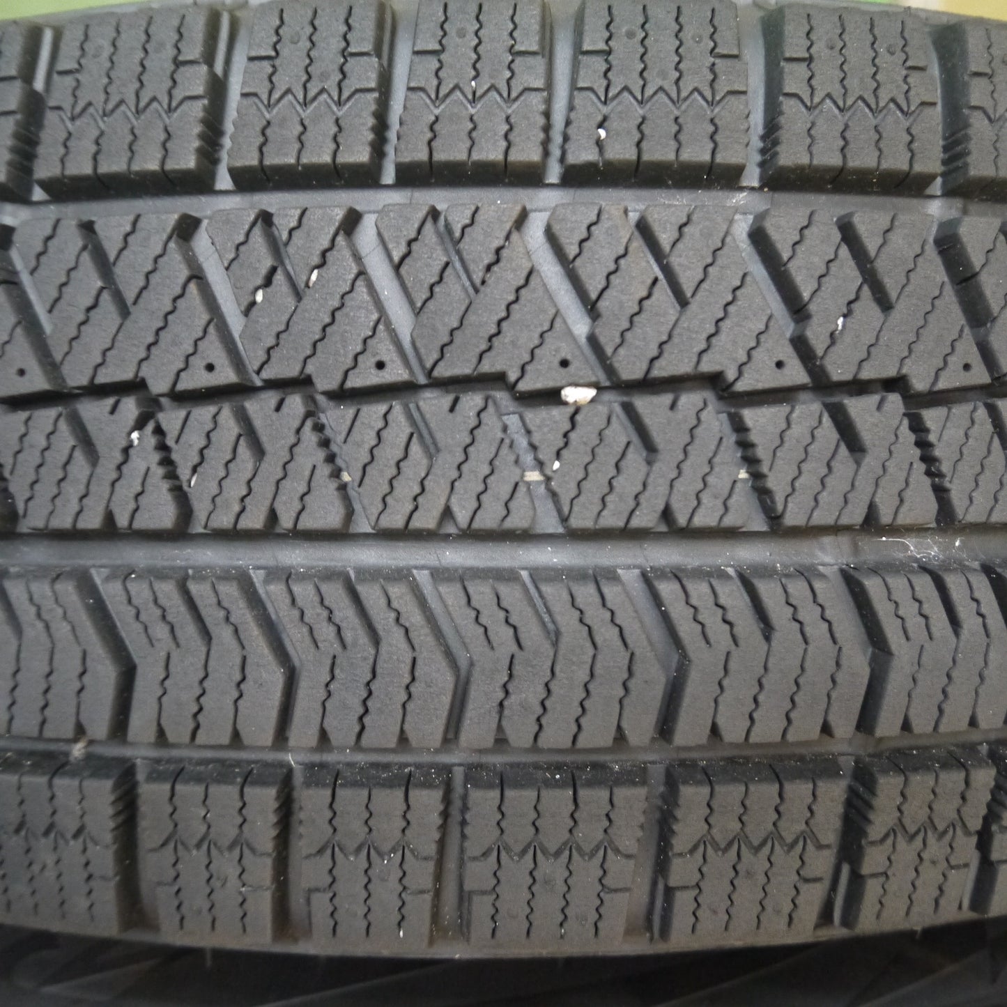 *送料無料*バリ溝！9.5分★スタッドレス 185/70R14 ブリヂストン ブリザック VRX2 社外 アルミ 14インチ PCD100 114.3/4H マルチ★4012304Hス