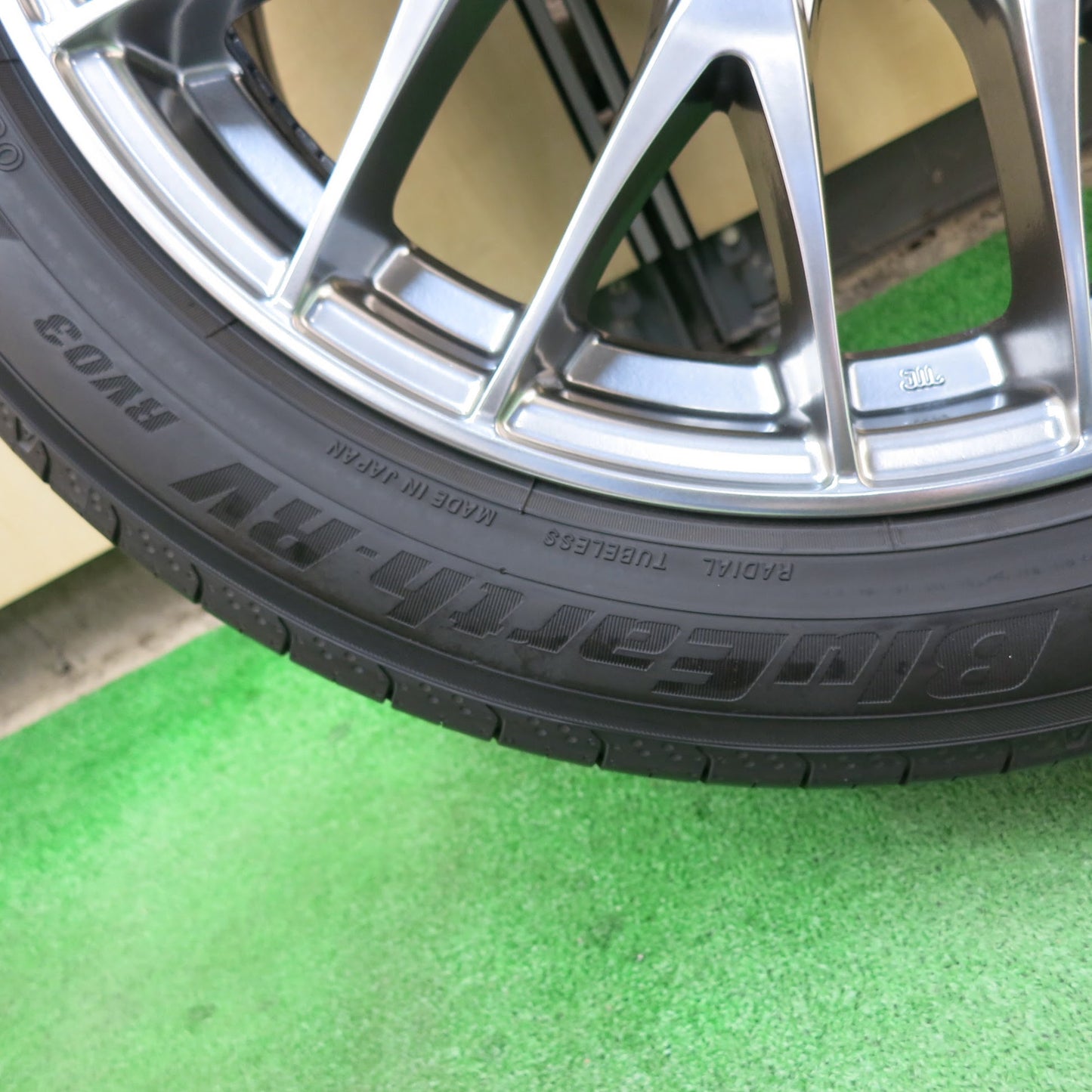 [送料無料]超バリ溝！22年！キレイ！ほぼ10分★225/50R18 ヨコハマ BluEarth-RV RV03 PRAVA 9M BIGWAY プラバ ビックウェイ 18インチ PCD114.3/5H★3041904ヒノ