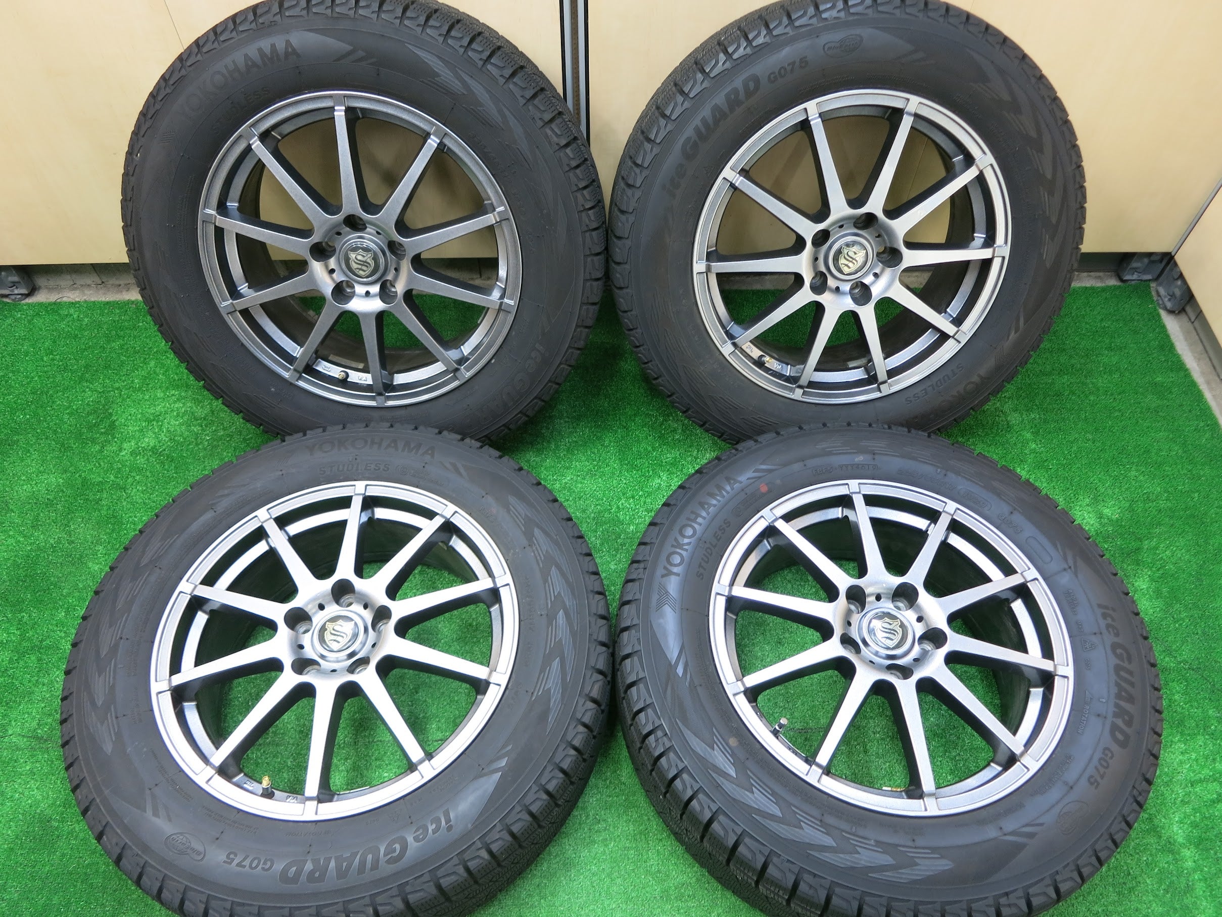 バリ溝！19年製！キレイ！9.5分★スタッドレス 185/65R15 ブリヂストン ブリザック VRX2 BALMINUM バルミナ 15インチ PCD114.3/5H★ | スタッドレス 新商品 名古屋&frasl;岐阜の中古カー用品・工具の買取&frasl;販売ならガレージ スタッドレスぅ～♪始めましたぁ～♪ BLIZZAK