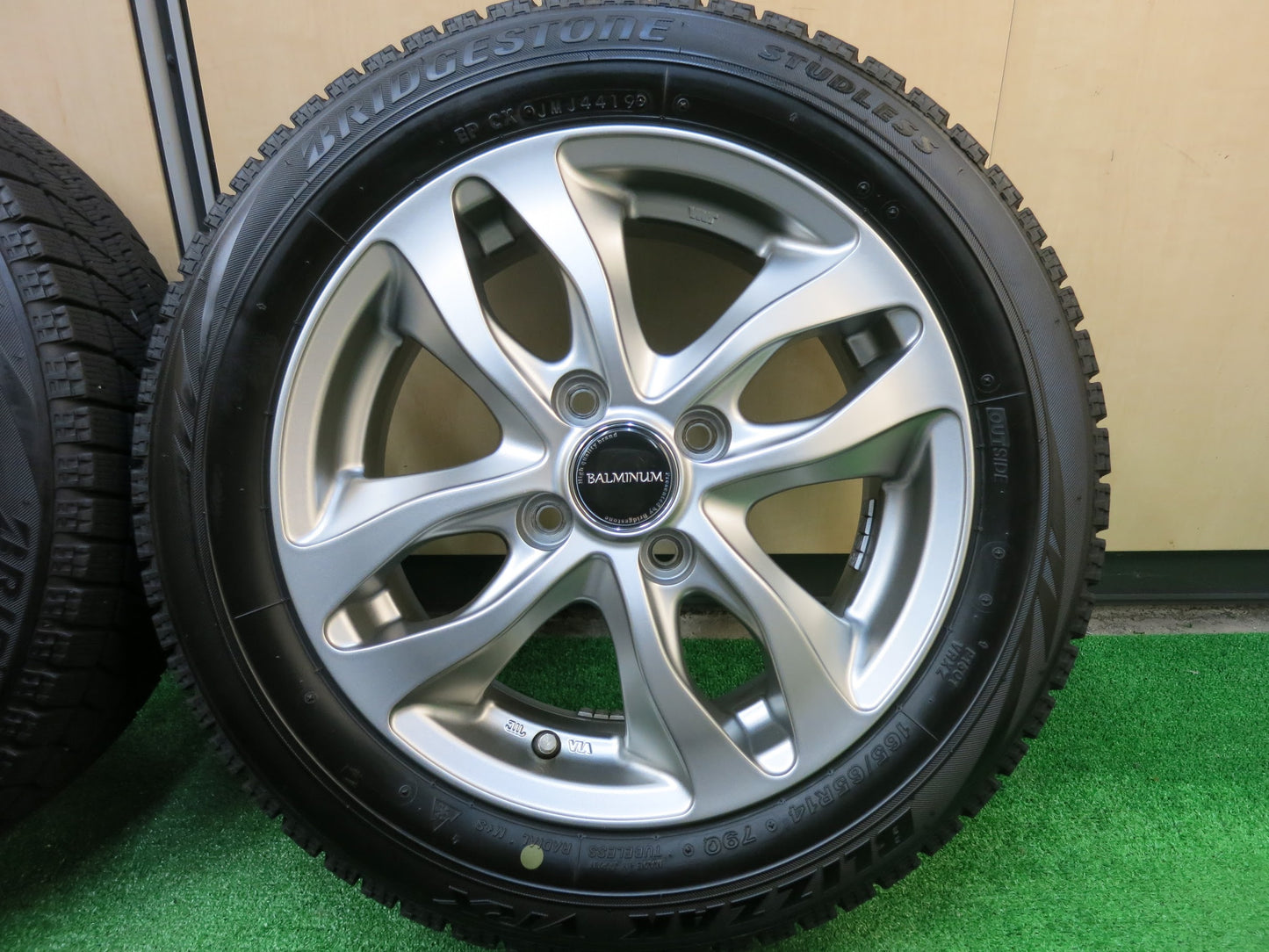 [送料無料]キレイ！19年★スタッドレス 165/65R14 ブリヂストン ブリザック VRX BALMINUM バルミナ 14インチ PCD100/4H★2121908ヒス