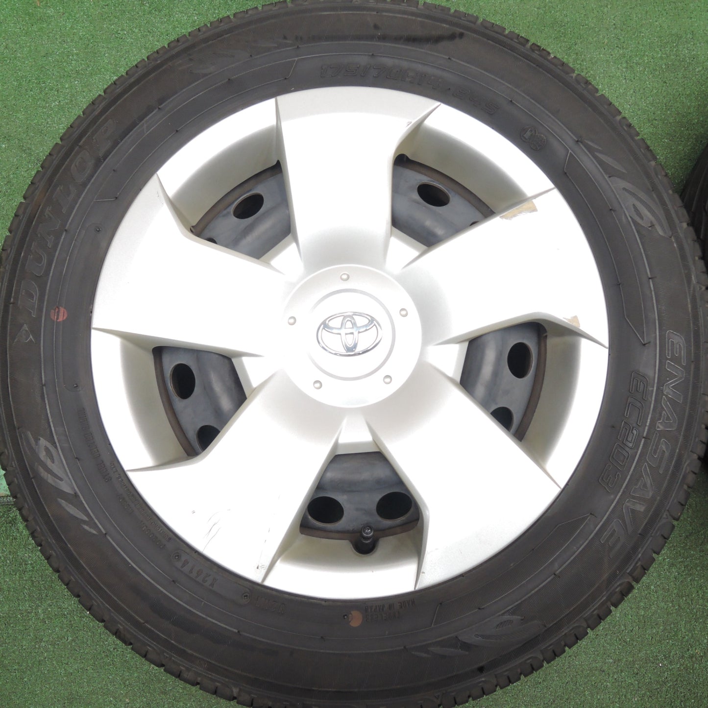 *送料無料* バリ溝！9.5分★トヨタ シエンタ 純正 スチール 175/70R14 ダンロップ エナセーブ EC203 14インチ PCD100/4H★4022508HAノ