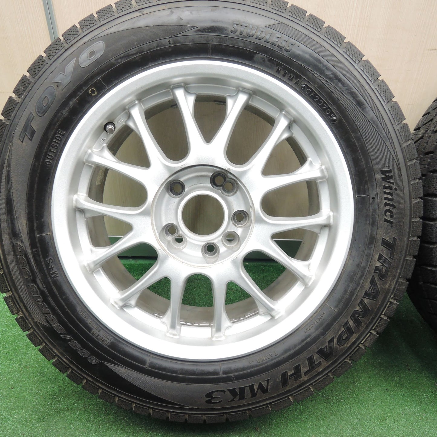 [送料無料]バリ溝！9.5分★トヨタ KOSEI 光生 205/65R16 スタッドレス トーヨー ウインタートランパス MK3 16インチ 114.3/4H 5H マルチ★3110504TNノ