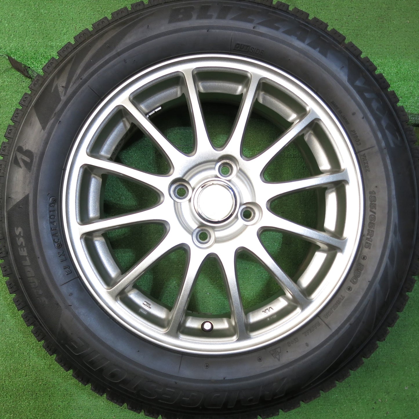 [送料無料]バリ溝！キレイ！9分★スタッドレス 185/65R15 ブリヂストン ブリザック VRX2 ECO FORME エコフォルム 15インチ PCD100/4H★3061301Hス