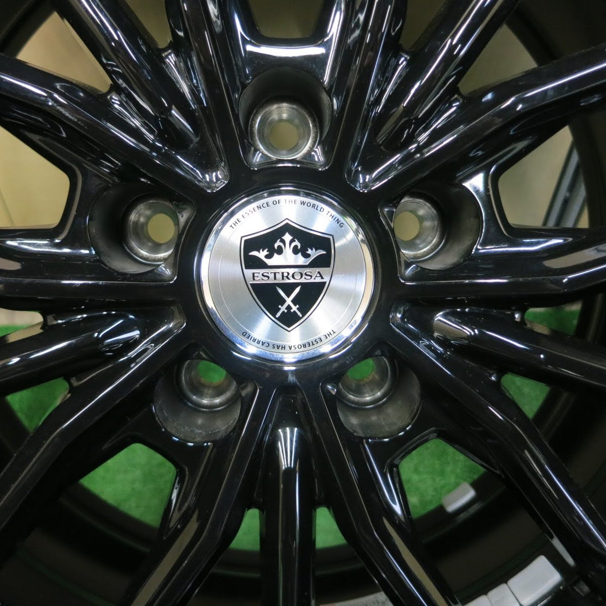 [送料無料]バリ溝！20年！キレイ！9.5分★Lehrmeister ESTROSA DF-10 225/65R17 スタッドレス ピレリ アイスアシンメトリコ プラス PCD114.3/5H★3061302イス