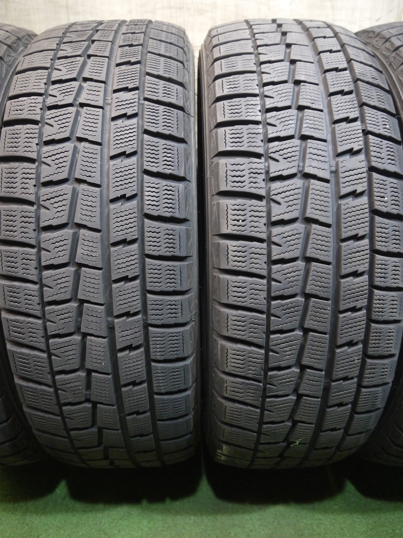 [送料無料]4本価格！18年★スタッドレス 195/65R15 ダンロップ ウインターマックス WM01 タイヤ 15インチ プリウス ノア ヴォクシー 等★2070211ヤスタ
