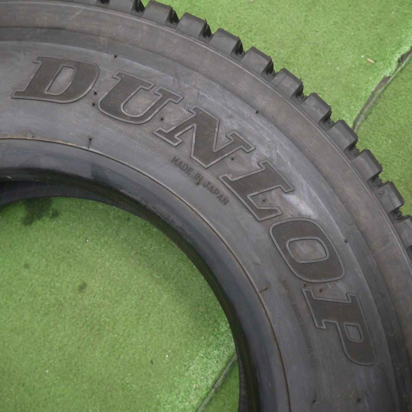 [送料無料]ほぼ未使用！22年★トラック タイヤ 225/80R17.5 123/122L スタッドレス ダンロップ デクテス SP001 DECTES 17.5インチ★3060101クスタ