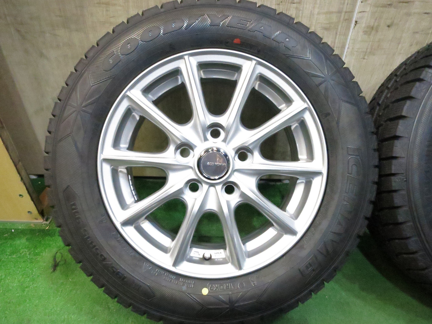 [送料無料]未使用！19年★スタッドレス 195/65R15 グッドイヤー アイスナビ6 ECO FORME エコフォルム 15インチ PCD114.3/5H★3021007Hス