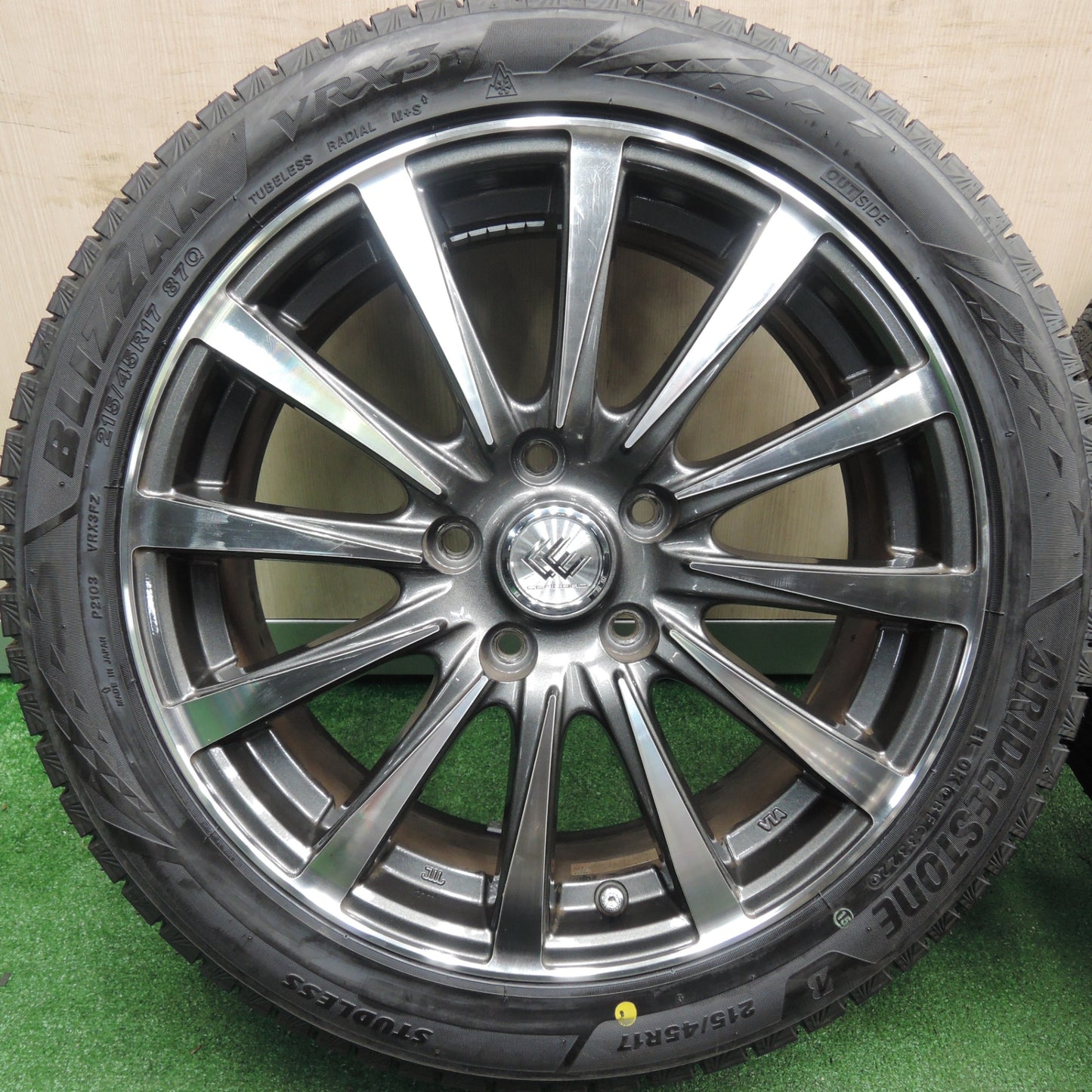 *送料無料* タイヤ未使用！22年★スタッドレス 215/45R17 ブリヂストン ブリザック VRX3 CEREBRO セレブロ 17インチ PCD114.3/5H★4020301HAス