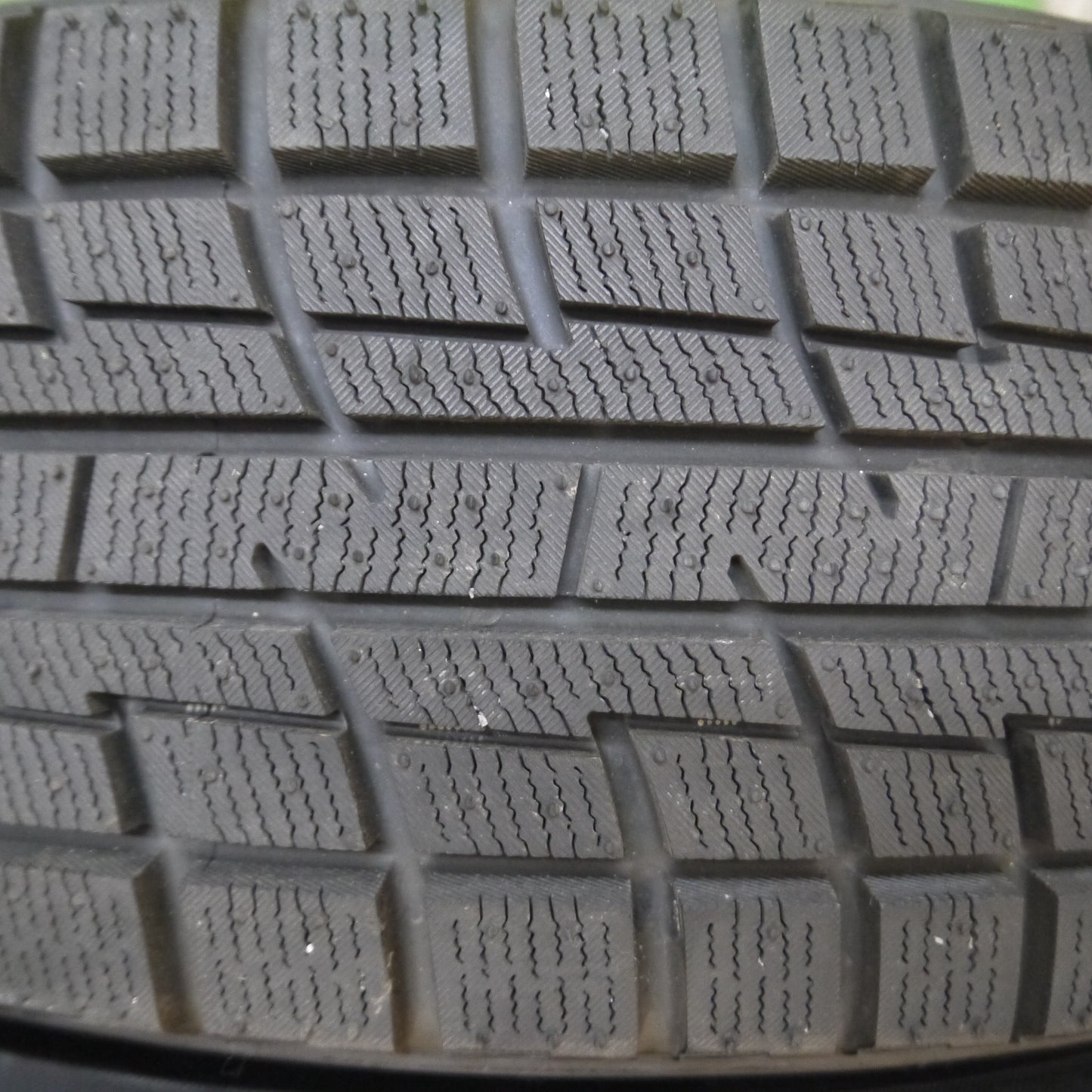 *送料無料*超バリ溝！21年！キレイ！ほぼ10分★スタッドレス 175/65R14 プラクティバ アイス BP02 Staker 社外 アルミ 14インチ PCD100/4H★4011509Hス