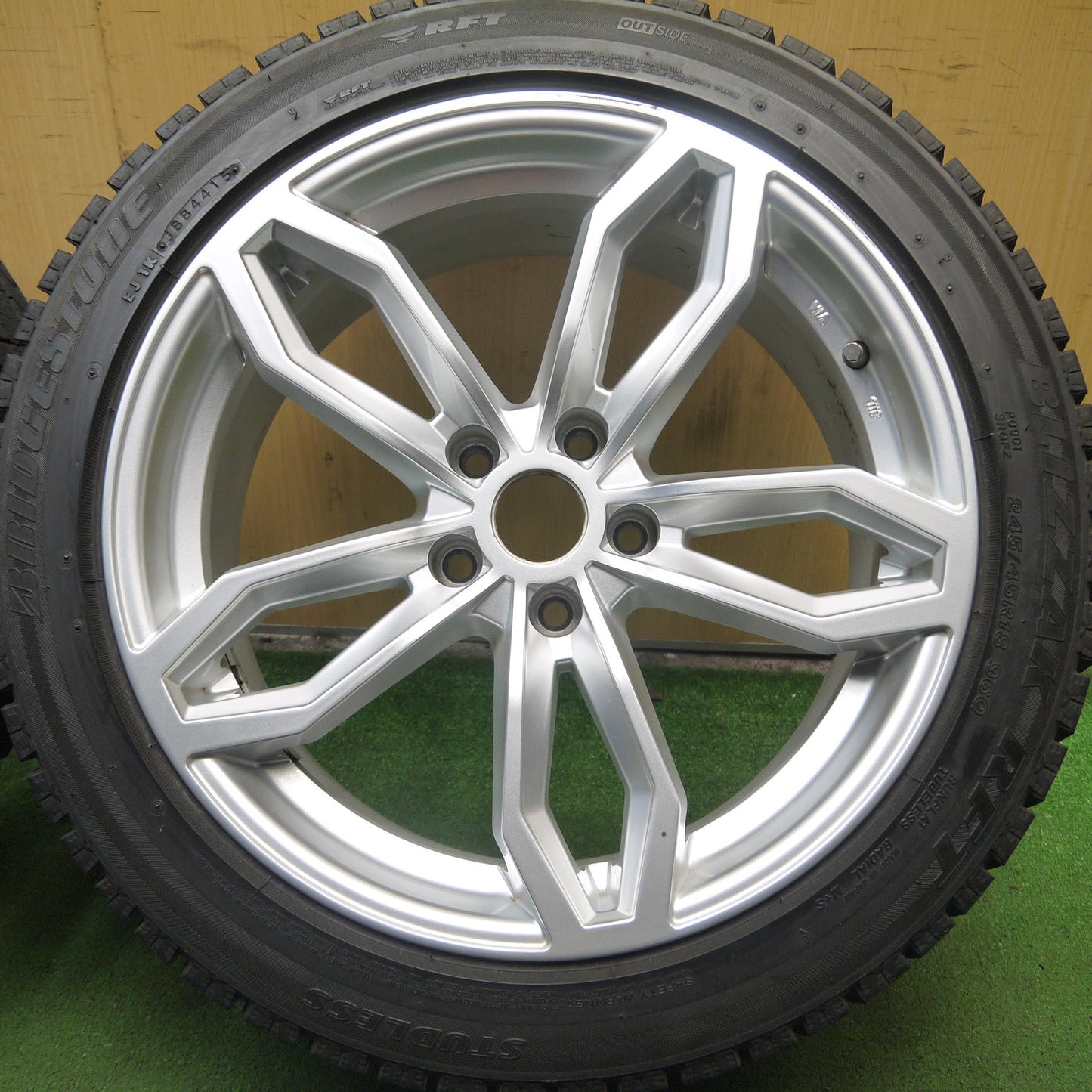 [送料無料]4本価格★BMW アウディ 等 AGA 245/45R18 スタッドレス TAS ブリヂストン ブリザック RFT 18インチ PCD112/5H★3070311Hス