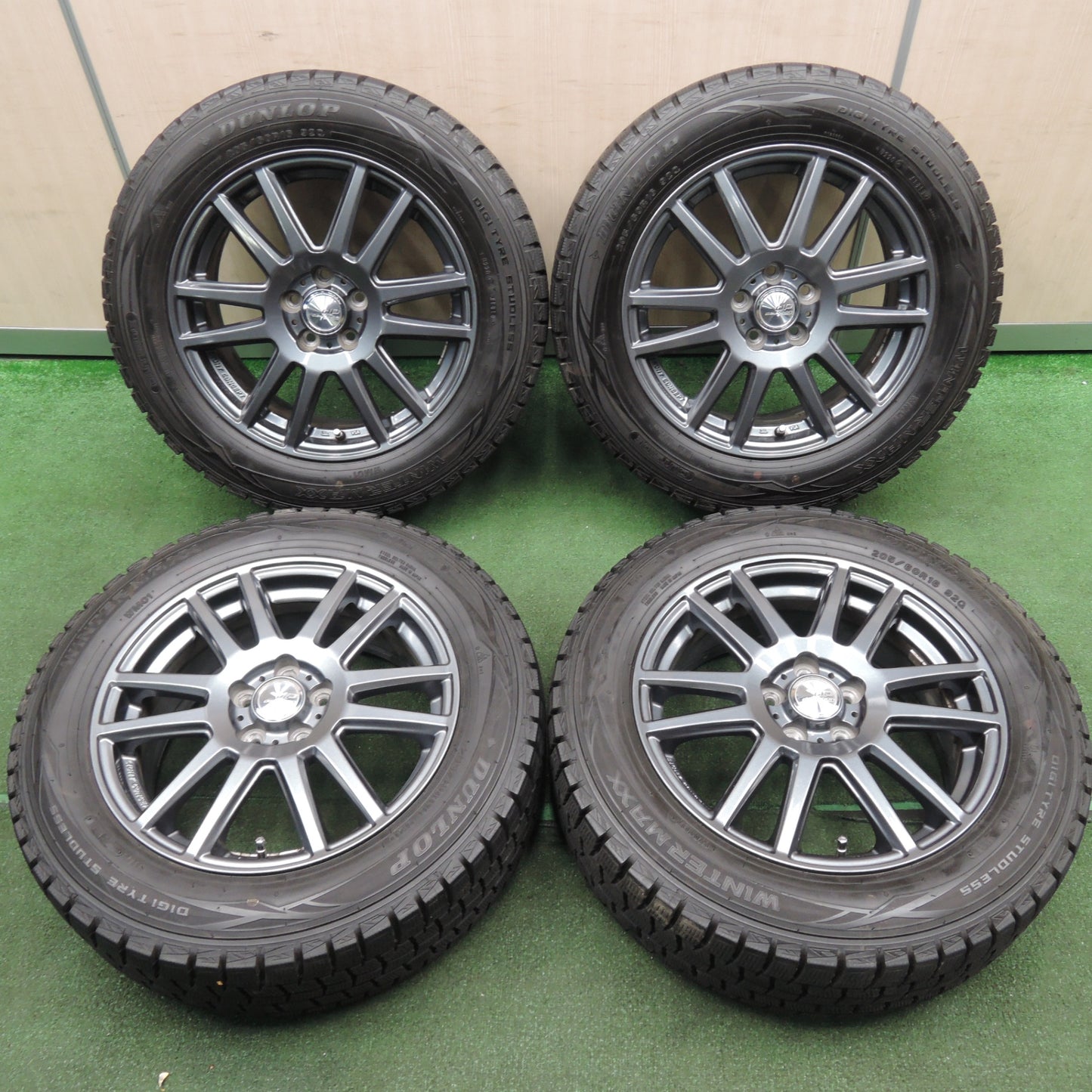 *送料無料* バリ溝！キレイ！9.5分★スタッドレス 205/60R16 ダンロップ ウインターマックス WM01 dp devotion 16インチ PCD100/5H★4021311TNス