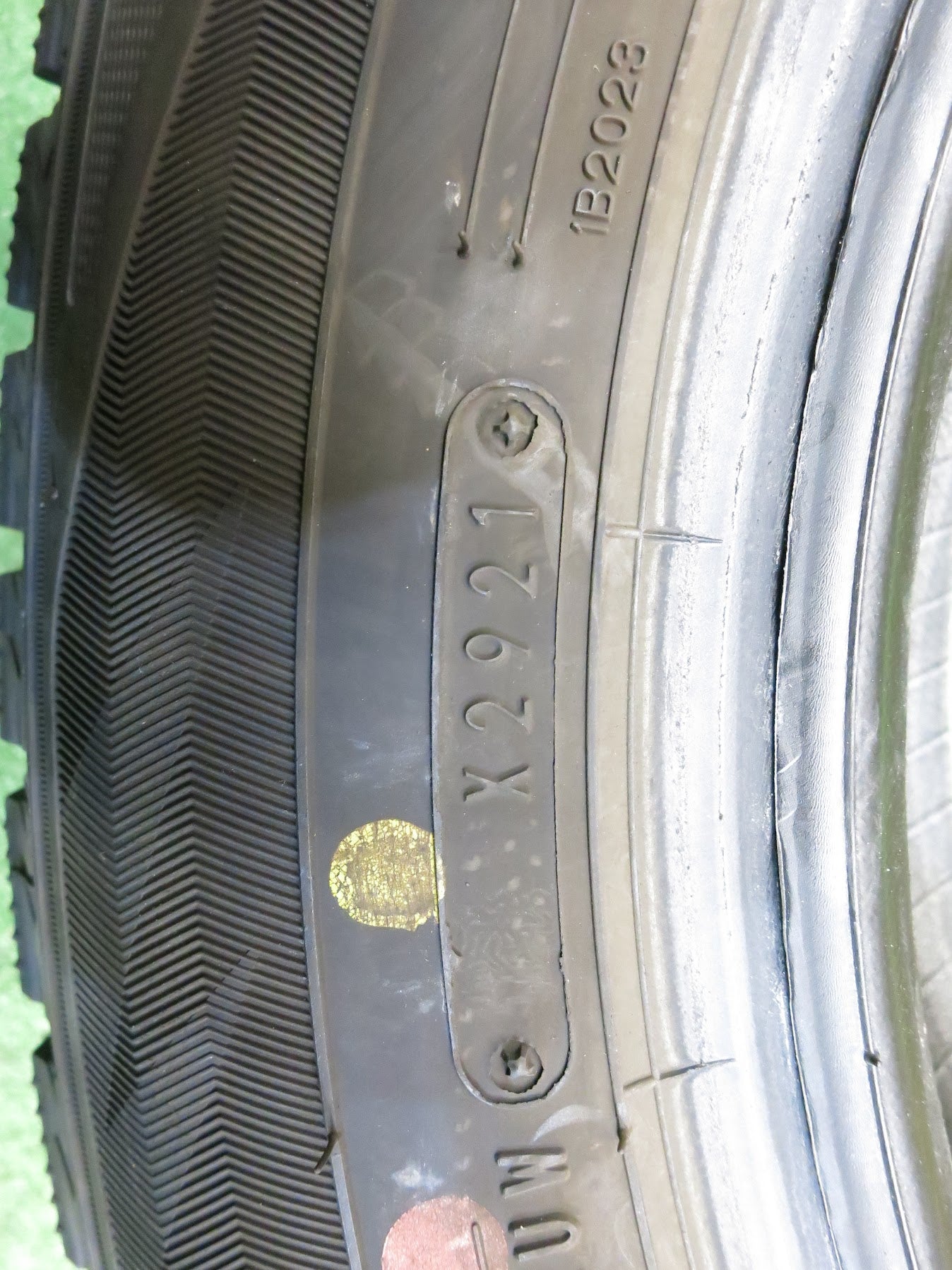 [送料無料]バリ溝！21年！9.5分以上★スタッドレス 165/70R14 ダンロップ ウインターマックス WM02 タイヤ 14インチ マーチ ヴィッツ パッソ 等★2121611Hスタ