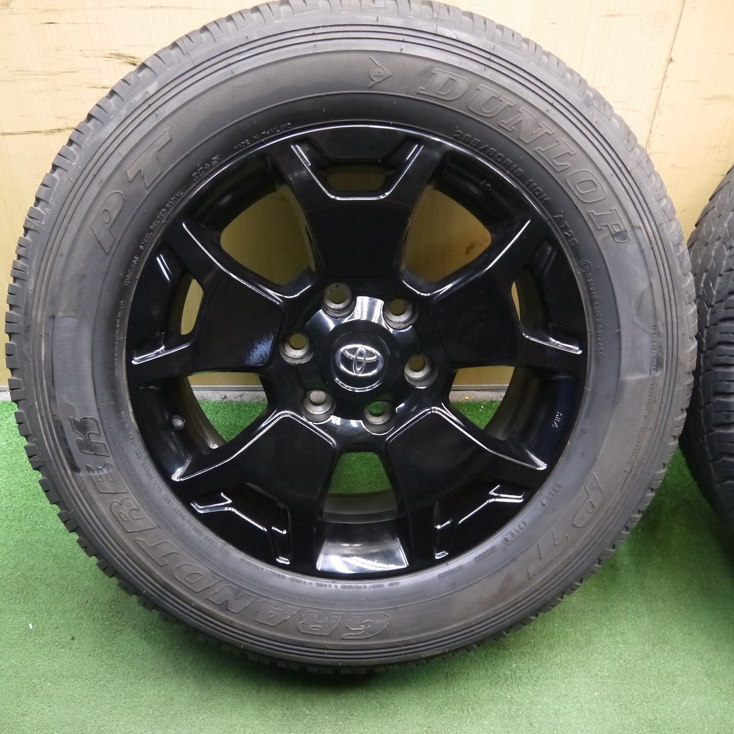[送料無料]綺麗！4本価格★トヨタ ハイラックス サーフ 純正 265/60R18 ホワイトレター ダンロップ グラントレック AT25 PT PCD139.7/6H★3051001アノ