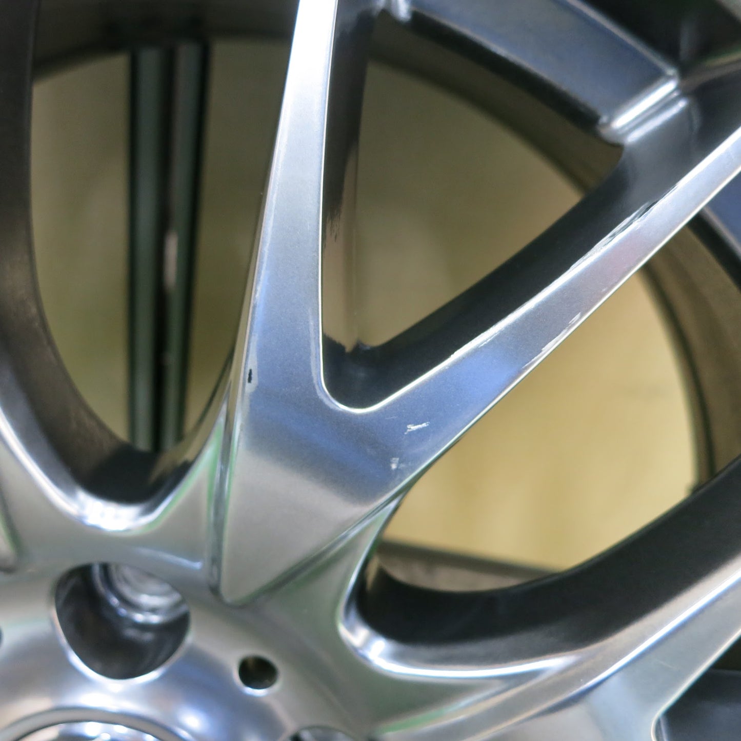 [送料無料]超バリ溝！22年！キレイ！ほぼ10分★225/50R18 ヨコハマ BluEarth-RV RV03 PRAVA 9M BIGWAY プラバ ビックウェイ 18インチ PCD114.3/5H★3041904ヒノ