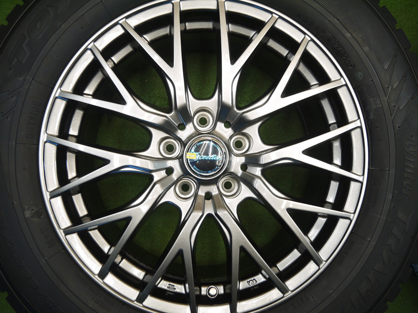 [送料無料]未使用！22年★スタッドレス 225/65R17 トーヨー ウインタートランパス TX Exceeder HOT STUFF エクシーダー 17インチ PCD114.3/5H★3011807クス