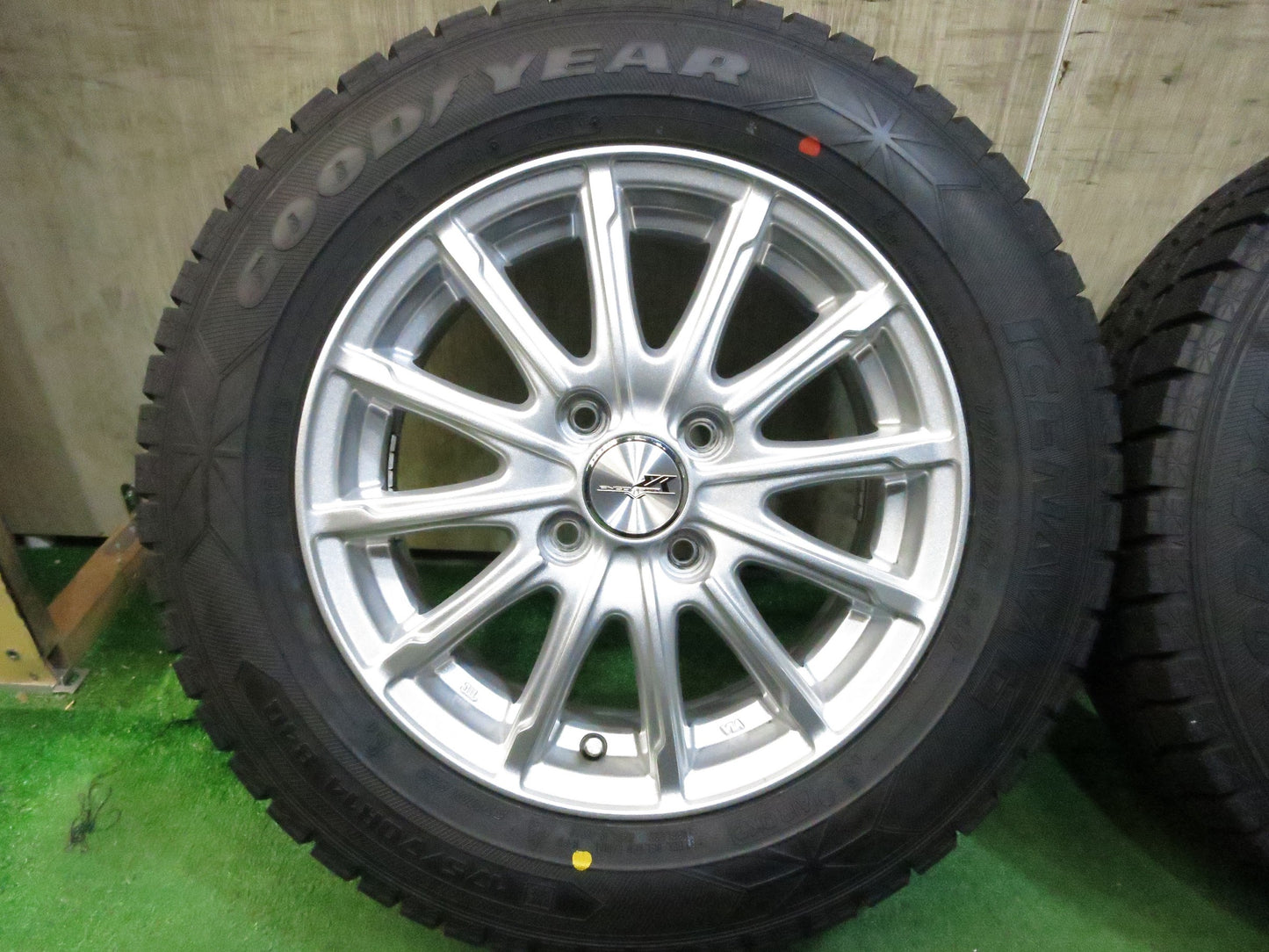 [送料無料]バリ溝！19年！キレイ！ほぼ10分★スタッドレス 175/70R14 グッドイヤー アイスナビ6 ENCOUGAR エンクーガー 14インチ PCD100/4H★3021005Hス