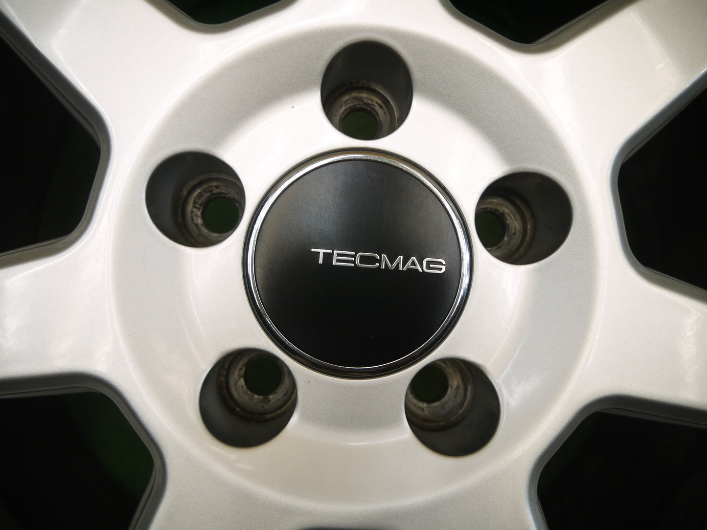[送料無料]バリ溝！20年！ほぼ10分★ワーゲン ベンツ 等 TECMAG 205/55R16 スタッドレス ブリヂストン ブリザック VRX テクマグ PCD112/5H★2092103アス
