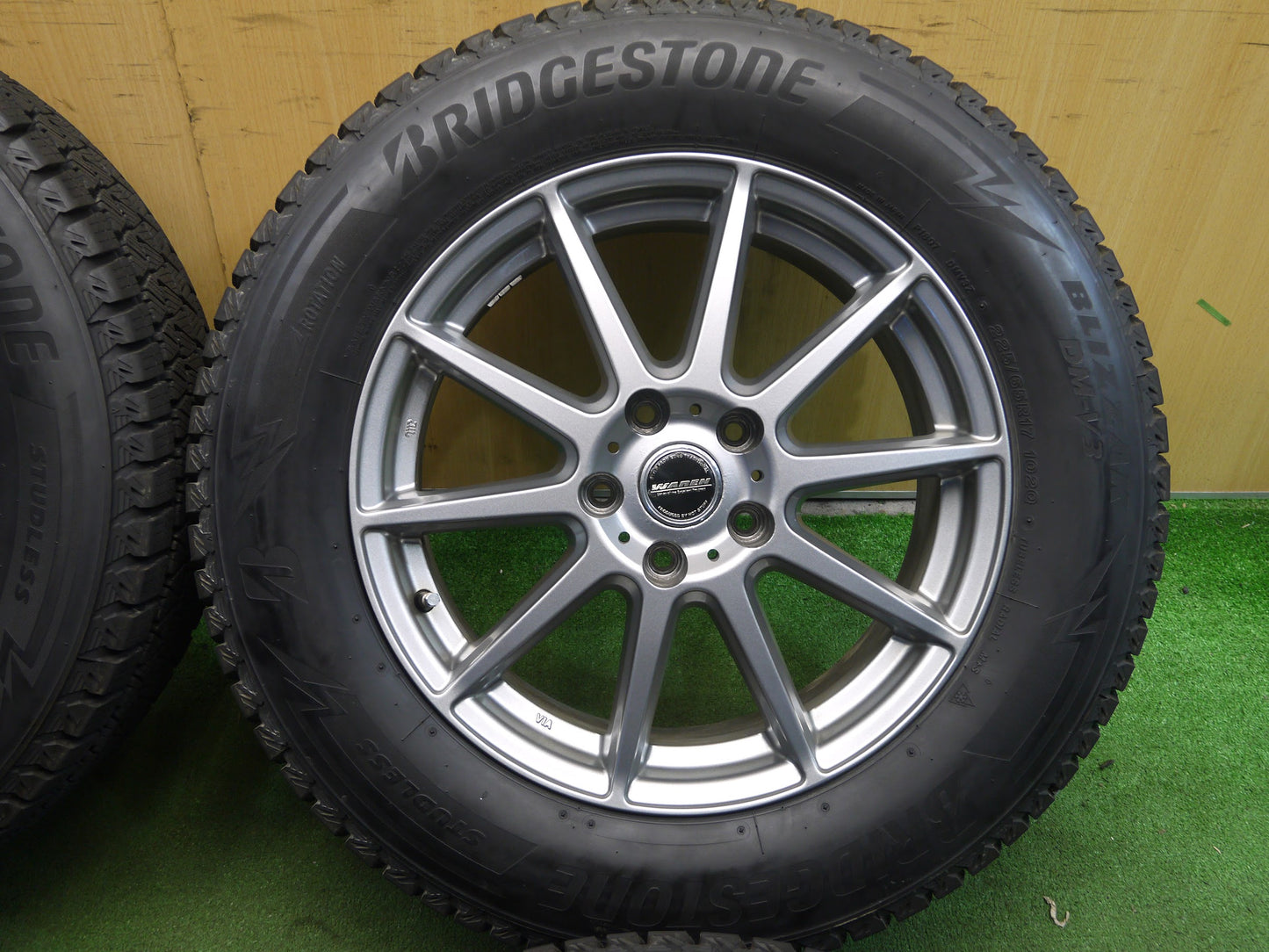 [送料無料]バリ溝！21年！キレイ！9.5分★スタッドレス 225/65R17 ブリヂストン ブリザック DM-V3 WAREN HOTSTUFF ヴァーレン 17インチ PCD114.3/5H★3021503クス