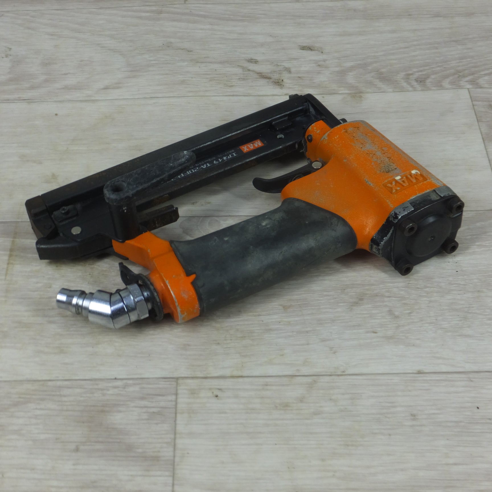 送料無料] ◇MAX マックス 釘打機 エアネイラ TA-20FP/222F キュウオン