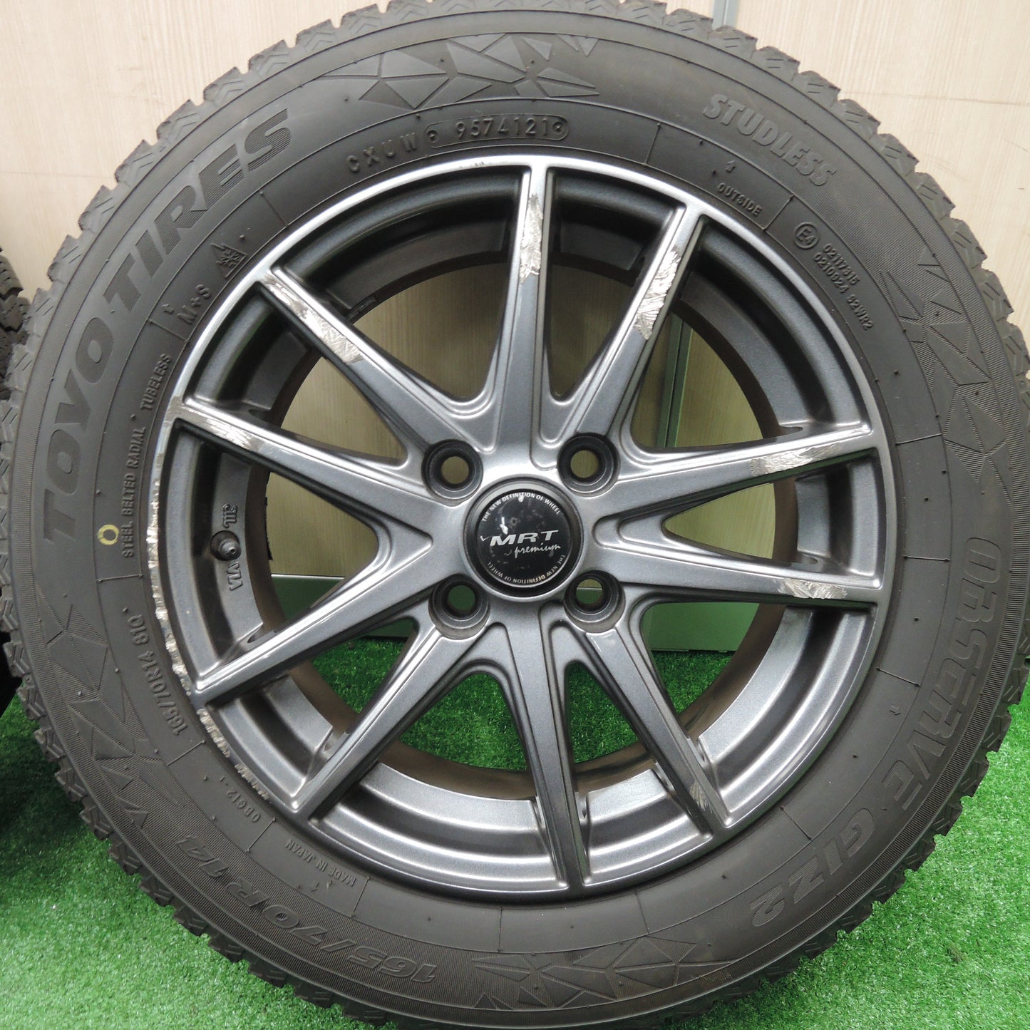 *送料無料*バリ溝！21年！キレイ！9.5分以上★スタッドレス 165/70R14 トーヨー オブザーブ GIZ2 MRT Premium 14インチ PCD100/4H★4011311HAス