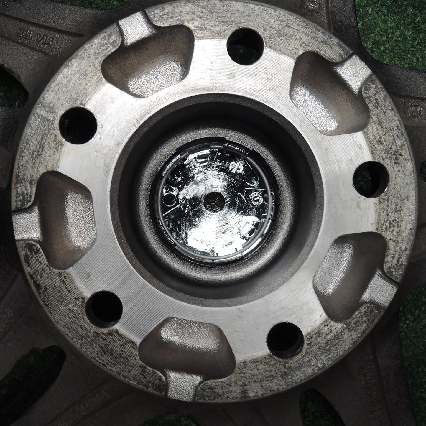 [送料無料]バリ溝！キレイ！9.5分★スタッドレス 225/65R17 トーヨー ウインター トランパス TX WAREN HOT STUFF ヴァーレン 17インチ PCD114.3/5H★3111706TNス