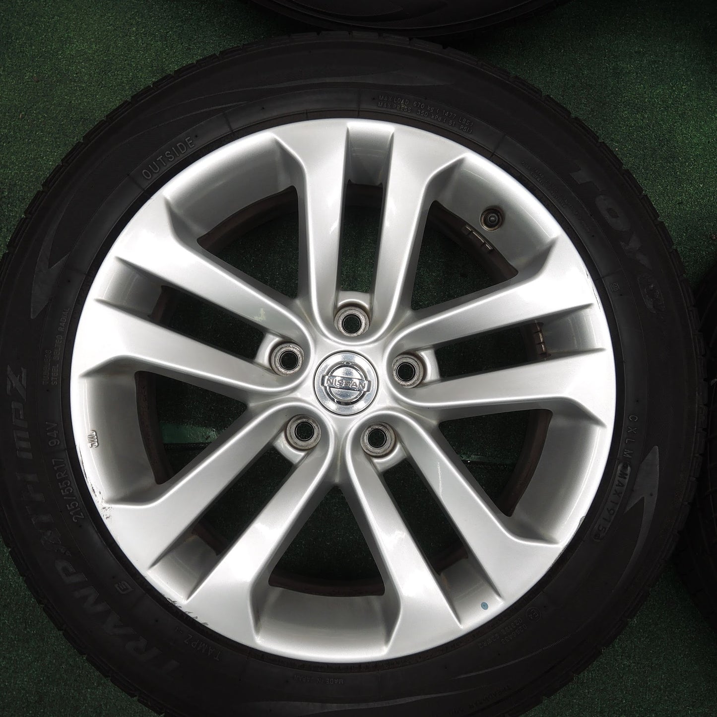[送料無料]バリ溝！キレイ！9.5分★日産 ジューク 純正 215/55R17 トーヨー トランパス MPZ 17インチ PCD114.3/5H★3110204TNノ