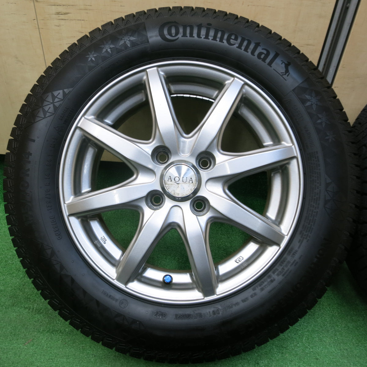 *送料無料*バリ溝！22年！キレイ！ほぼ10分★スタッドレス 175/70R14 コンチネンタル ノースコンタクト NC6 AQUA アクア 14インチ PCD100/4H★3121308イス