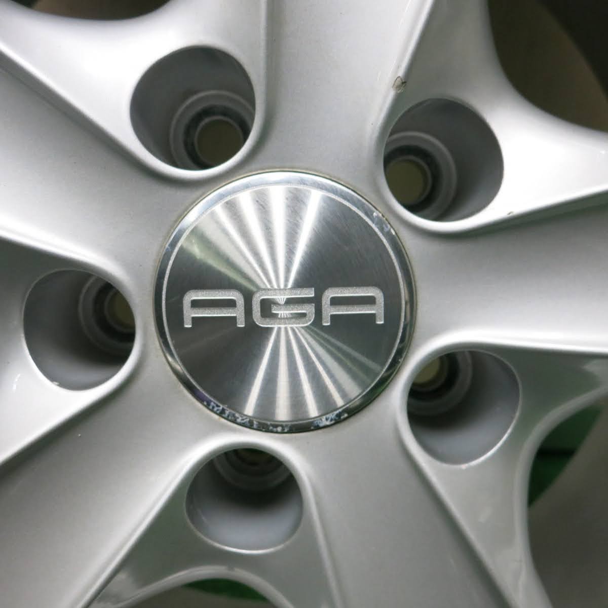 [送料無料]バリ溝！キレイ！9分★アウディ 等 225/60R17 スタッドレス AGA TARGA ブリヂストン ブリザック DM-V1 17インチ PCD112/5H★3100711HAス