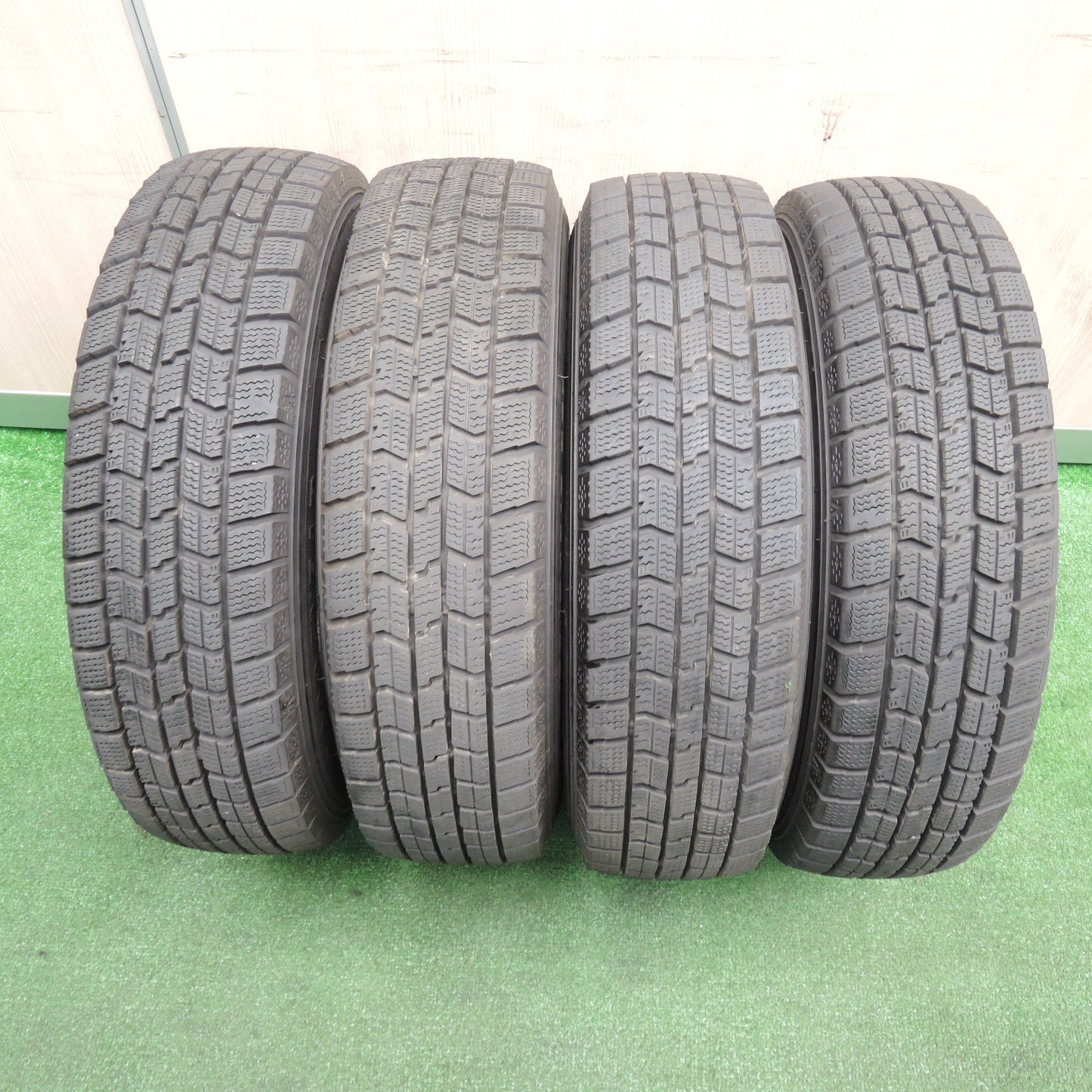 *送料無料*バリ溝！20年！8.5分★スタッドレス 155/70R13 グッドイヤー アイスナビ7 SCHNEIDER シュナイダー 13インチ PCD100/4H★3110804TNス