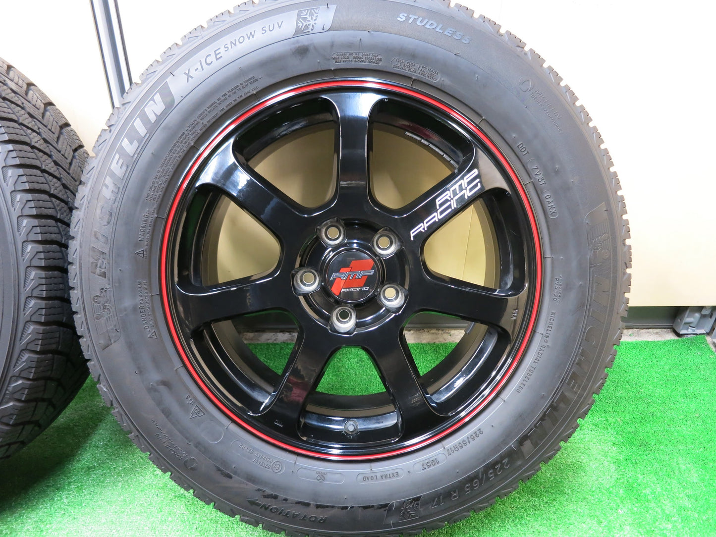 [送料無料]超バリ溝！20年！綺麗！9.5分以上★スタッドレス RMP RACING 225/65R17 ミシュラン X-ICE SNOW SUV RMPレーシング 17インチ PCD114.3/5H★2121204ヒス