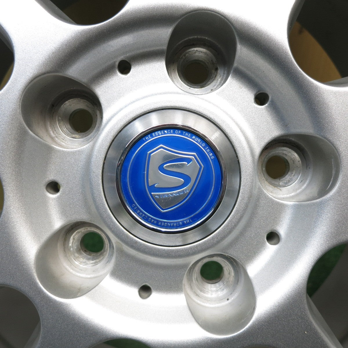 *送料無料* 超バリ溝！キレイ！ほぼ10分★スタッドレス 195/65R15 インステート DURATION30 STRANGER ストレンジャー 15インチ PCD114.3/5H★4020911KKス