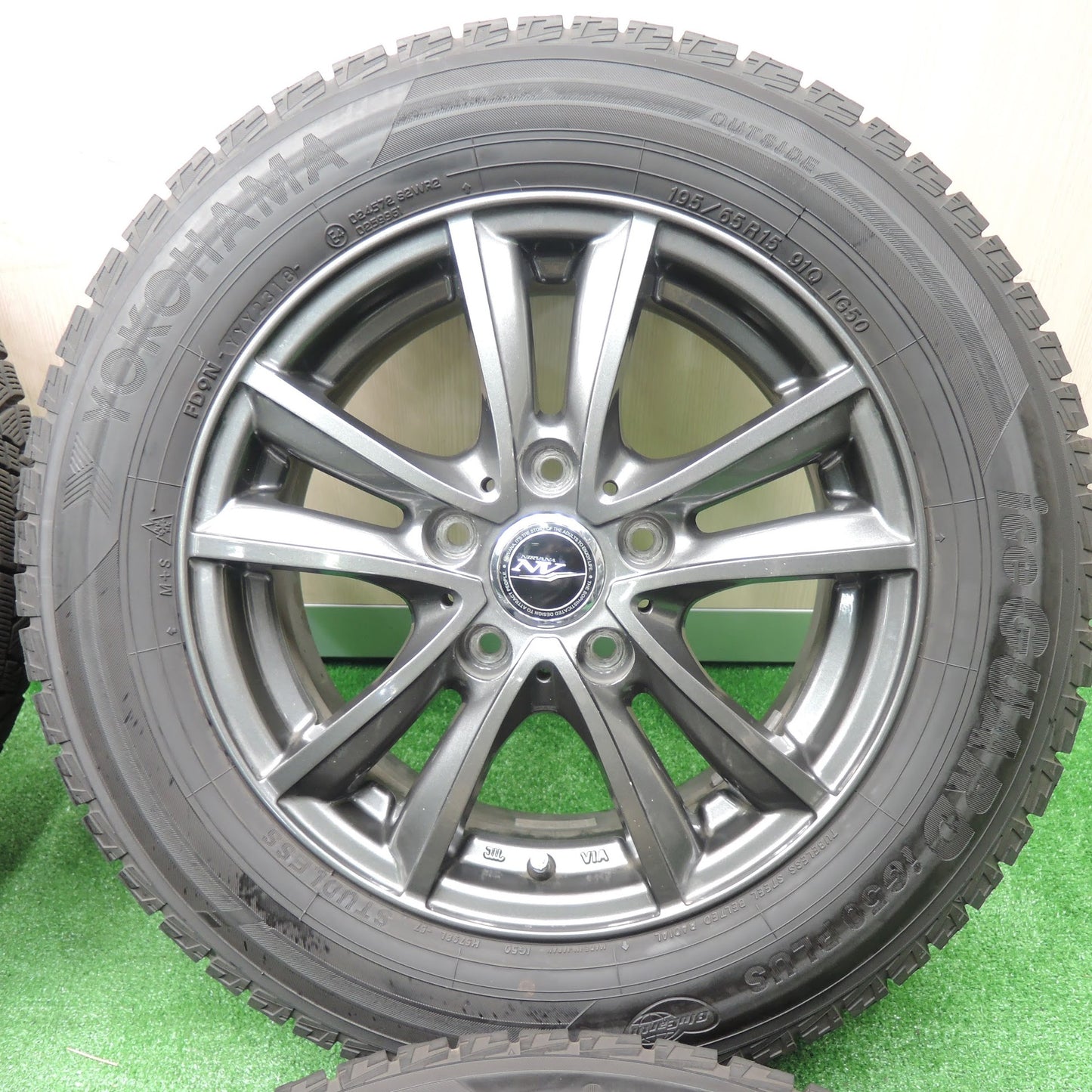 [送料無料]バリ溝！キレイ！9.5分★スタッドレス 195/65R15 ヨコハマ アイスガード iG50 プラス NIRVANA NV ニルバーナ ニルヴァーナ PCD114.3/5H★3101901TNス
