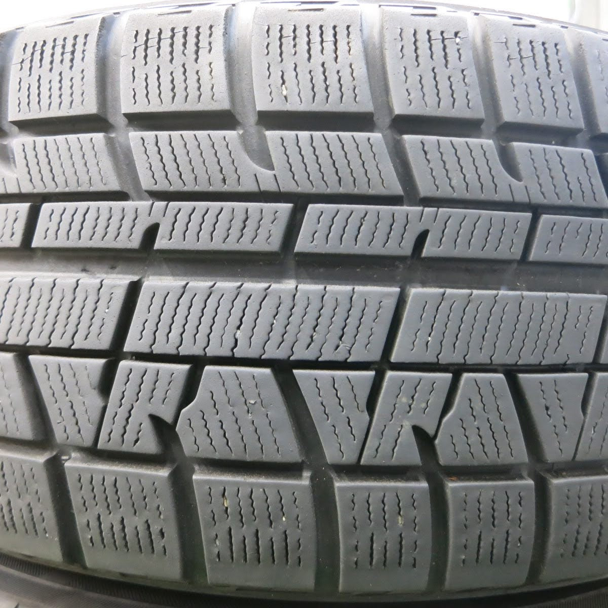 [送料無料]キレイ★トヨタ マークX 純正 215/60R16 スタッドレス ヨコハマ アイスガード iG50 16インチ PCD114.3/5H★3061903イス