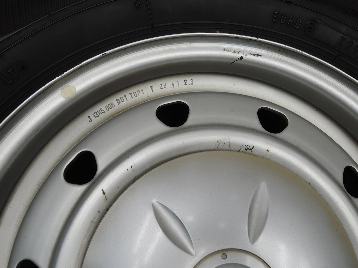 [送料無料]バリ溝！9.5分★スタッドレス 165R13 6PR ダンロップ ウインターマックス SV01 TOPY SCHWARZ MV スチール PCD100 114.3/4H マルチ★3112513HAス