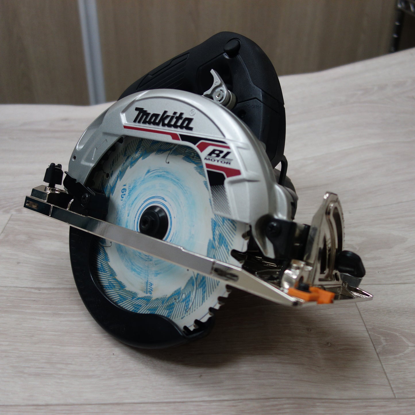 *送料無料*キレイ☆マキタ 165mm 充電式 マルノコ HS631D 電動 工具 木工用 丸のこ 丸ノコ 丸鋸 makita☆