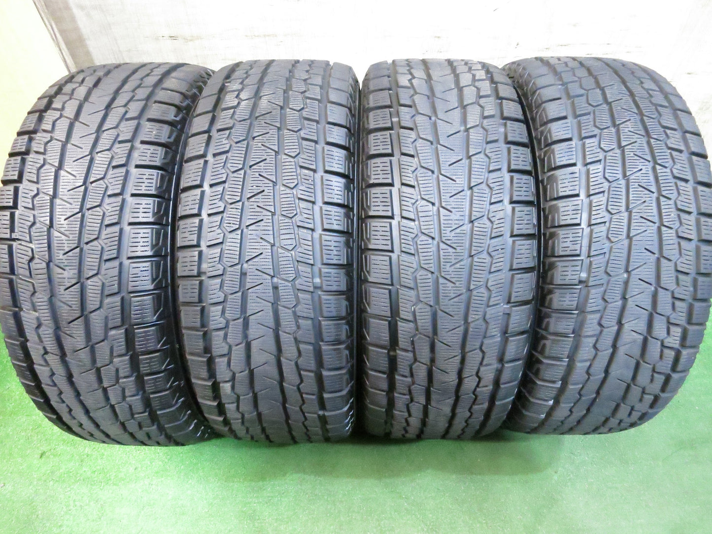 [送料無料]バリ溝！19年！キレイ！9分★ボルボ 等 EURO TECH 235/55R17 スタッドレス ヨコハマ アイスガード G075 ユーロテック PCD108/5H★3011110Hス