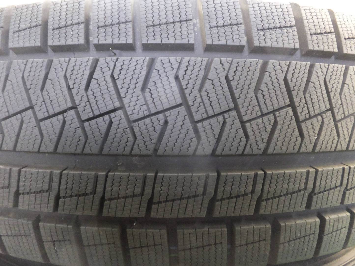 [送料無料]バリ溝！ほぼ10分★スタッドレス 日産 純正 225/65R17 ピレリ アイスアシンメトリコ プラス 17インチ★9011909スス