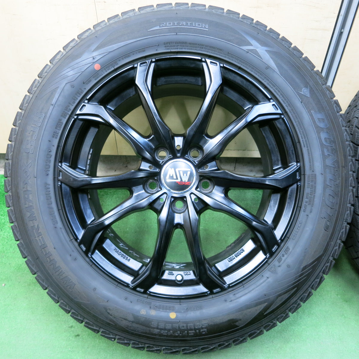 *送料無料*バリ溝！19年！キレイ！9.5分★MSW by O・Z 225/65R17 スタッドレス ダンロップ ウインターマックス SJ8 17インチ OZ PCD114.3/5H★3102110イス