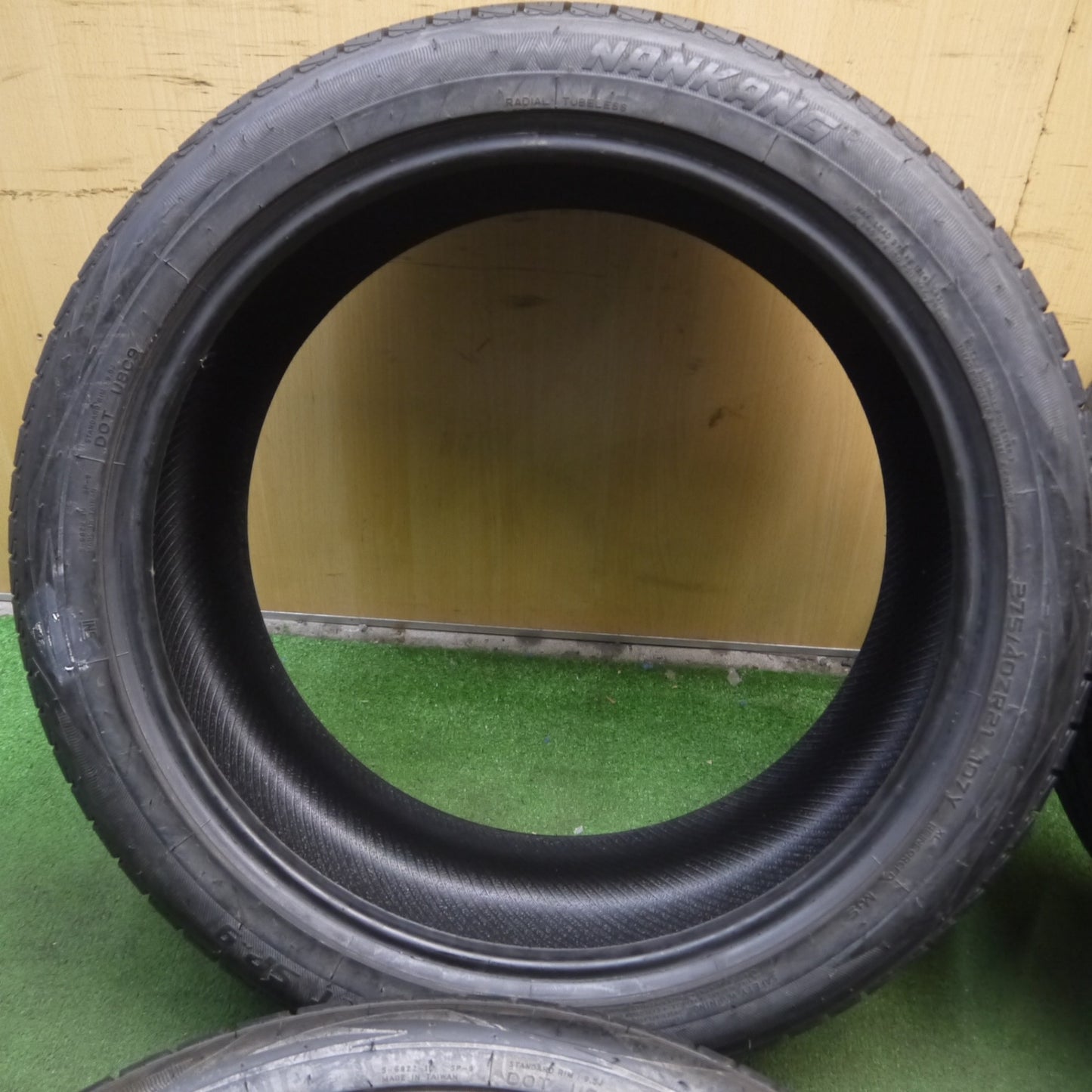 *送料無料* タイヤ2本未使用★275/40R21 ナンカン クロススポーツ SP-9 タイヤ 21インチ ベンツ BMW 等★4022906KKノタ