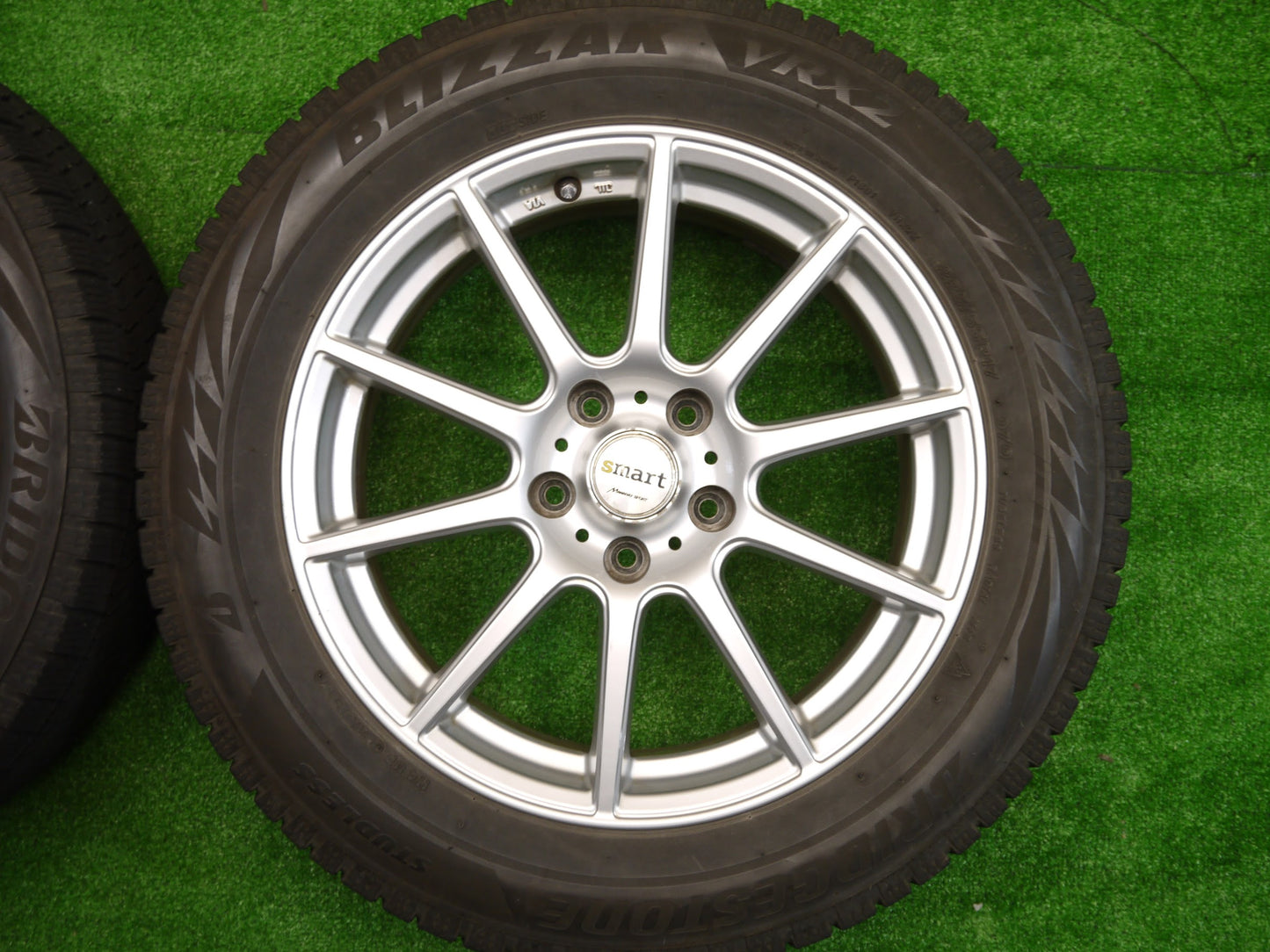 [送料無料]キレイ★スタッドレス 225/55R17 ブリヂストン ブリザック VRX2 smart MANARAY SPORT スマート マナレイスポーツ 17インチ PCD114.3/5H★2071804クス