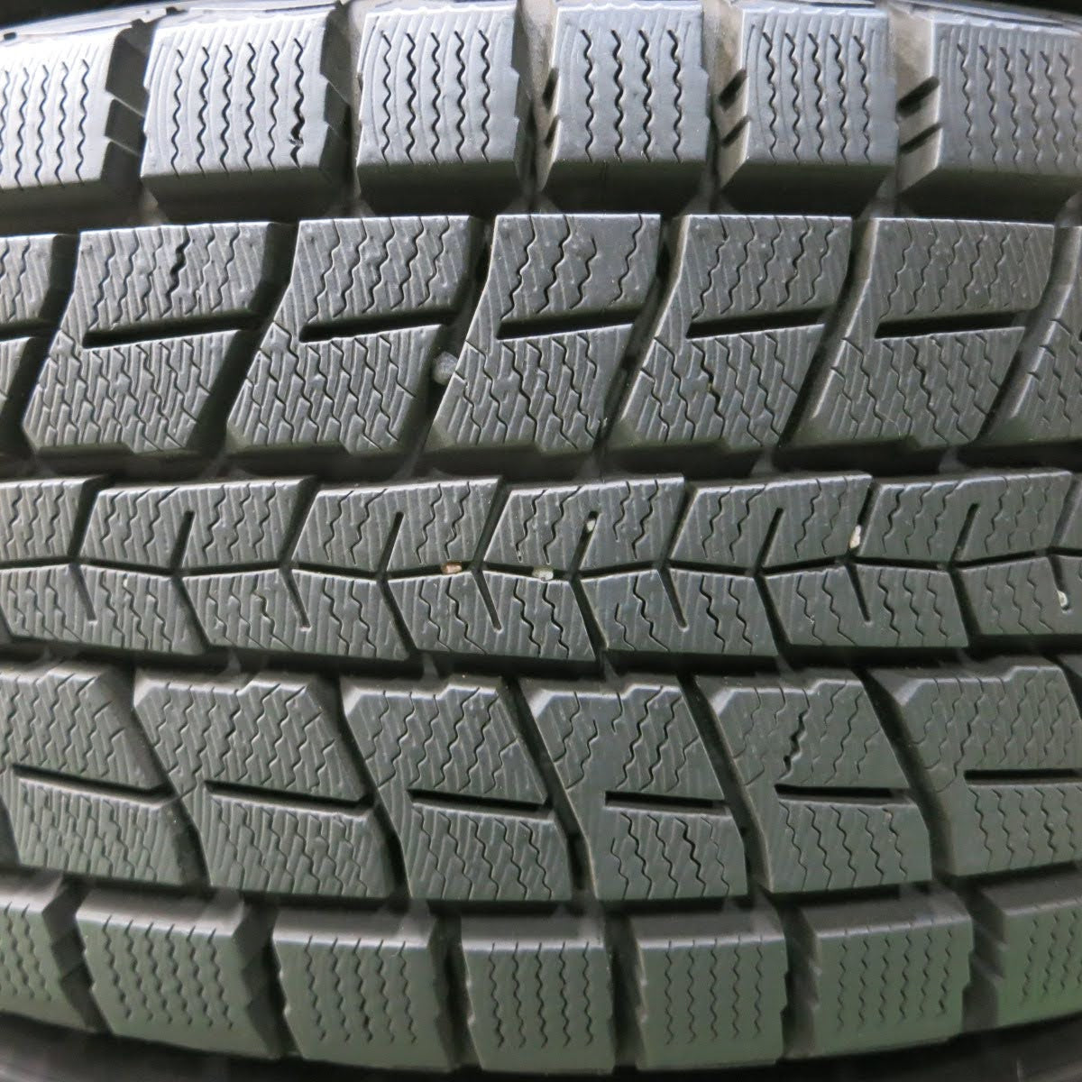[送料無料]バリ溝！19年！キレイ！ほぼ10分★スタッドレス 225/65R17 ダンロップ ウインターマックス SJ8 SEIN ザイン 17インチ PCD114.3/5H★3102001イス