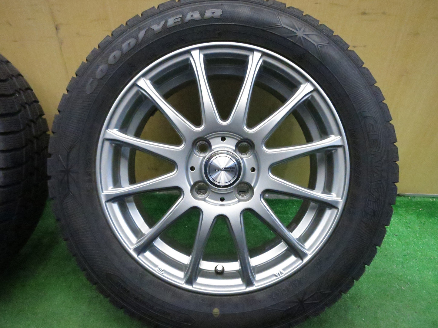 [送料無料]キレイ★スタッドレス 185/60R15 グッドイヤー アイスナビ6 ravrion LUMIERE ラブリオン 15インチ PCD100/4H★3020314Hス