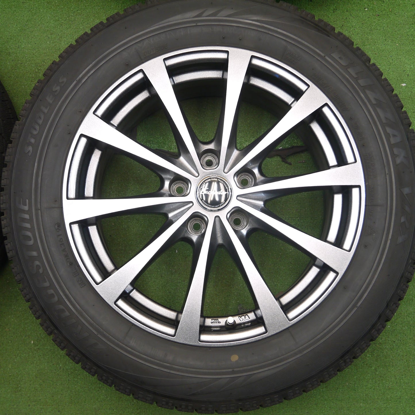 [送料無料]キレイ！19年★スタッドレス 215/60R17 ブリヂストン ブリヂストン VRX Exceeder HOT STUFF エクシーダー 17インチ PCD114.3/5H★3071703クス