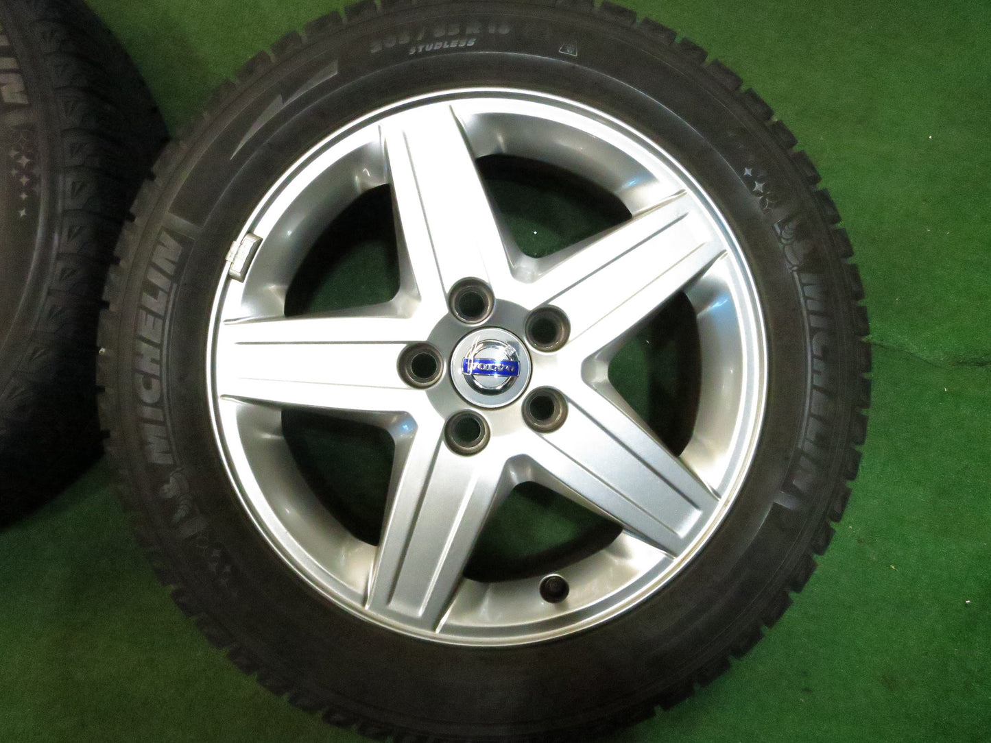 [送料無料]キレイ★ボルボ 純正 Cyrex セリックス 205/55R16 スタッドレス ミシュラン X-ICE XI2 16インチ PCD108/5H★3012009Hス