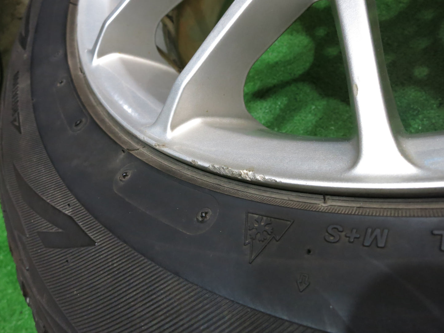 [送料無料]4本価格★スタッドレス 225/65R17 HOKUTO Racing ブリヂストン ブリザック DM-V1 ホクト レーシング 17インチ PCD100 114.3/5H マルチ★2120202Hス